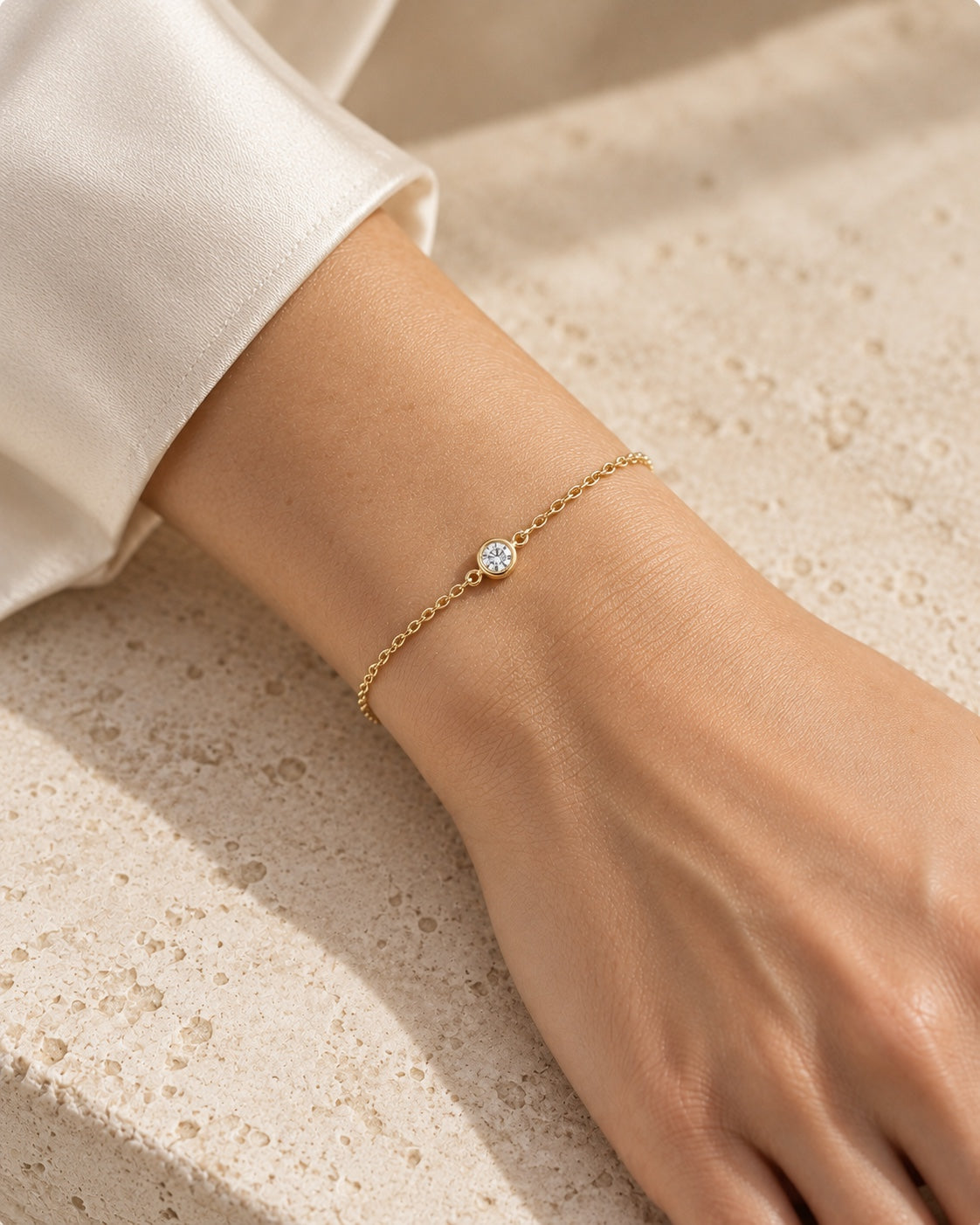 Scintilla Petite – Diamantarmband aus Gelbgold – KI-generierte Trageansicht