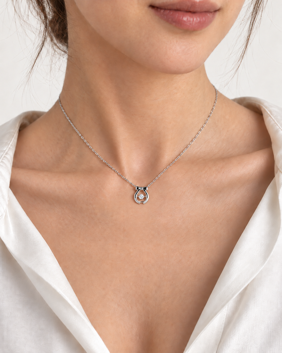 Éclat – Diamant-Halskette – Weißgold – KI-generierte Trageansicht, 41,5 cm