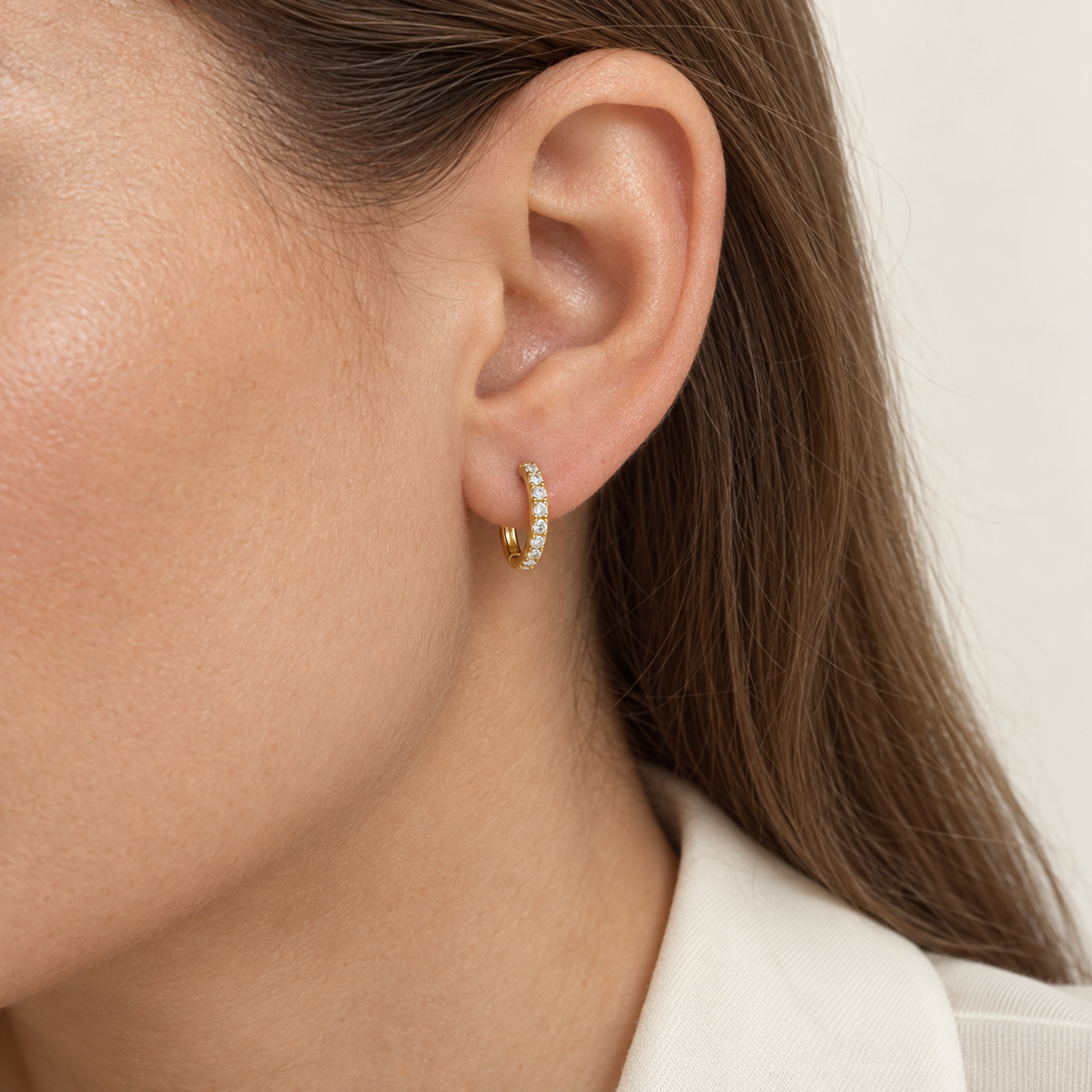 Scintilla – Trageansicht, Zirkonia-Creolen, 585 Gelbgold, 13 mm