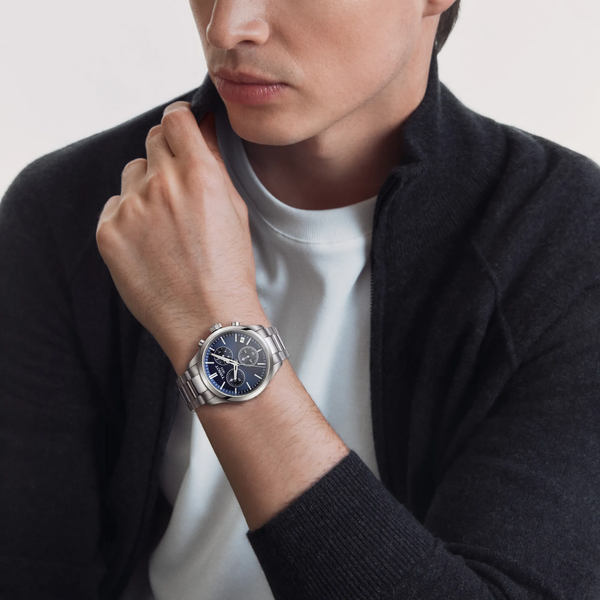 Darstellung der Uhr Tissot PR 100 40mm am Handgelenk · T150.417.11.041.00