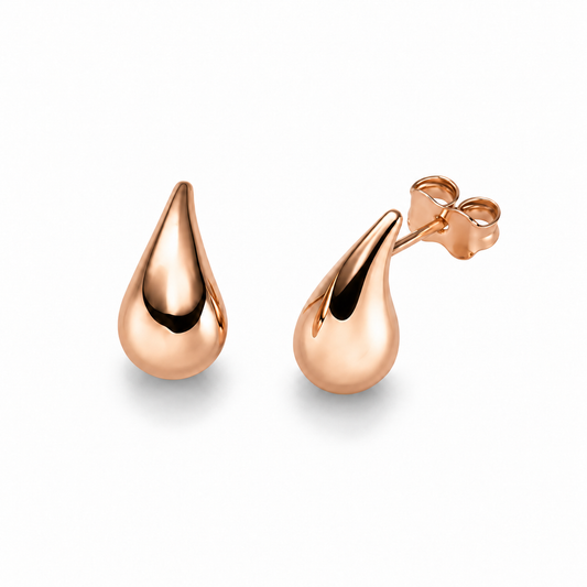 Goutte Rosé – Tropfen-Ohrstecker aus Roségold – Detailansicht